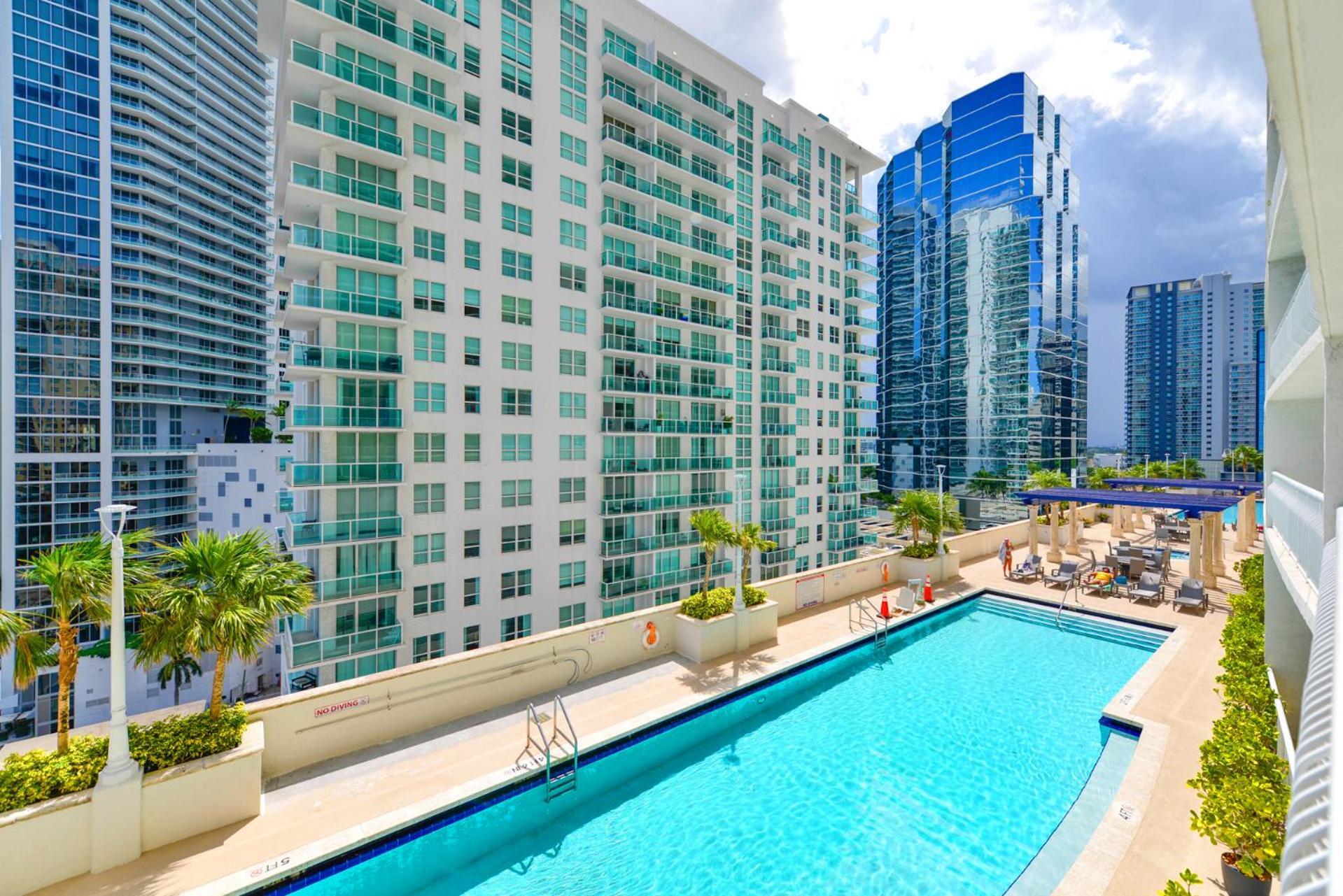 Luxury 2 Bedroom At Brickell With Pool *